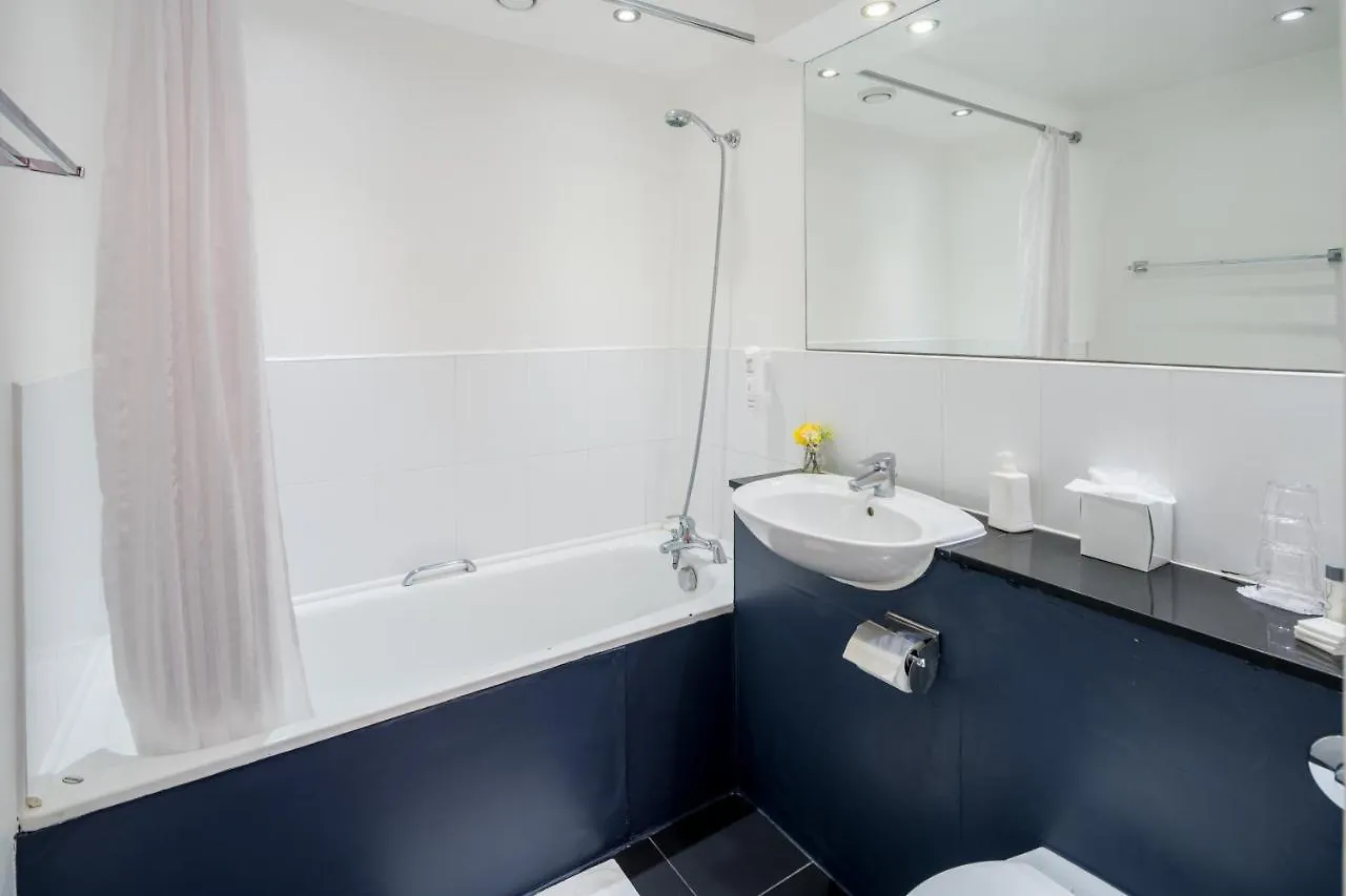 Mehfil Hotel Hillingdon 3*,